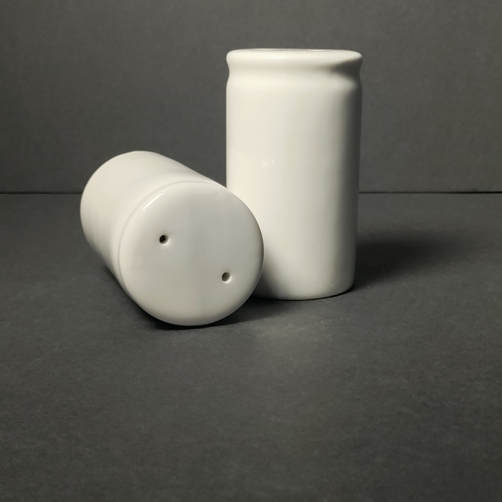 WHITE SALT & PEPPER SHAKERS⭐